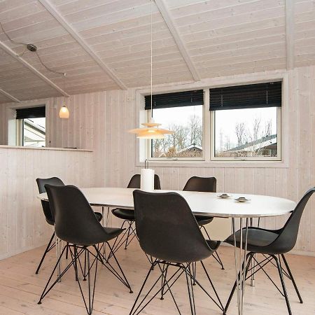 Three-Bedroom Holiday Home In Juelsminde 18 Sonderby  Экстерьер фото