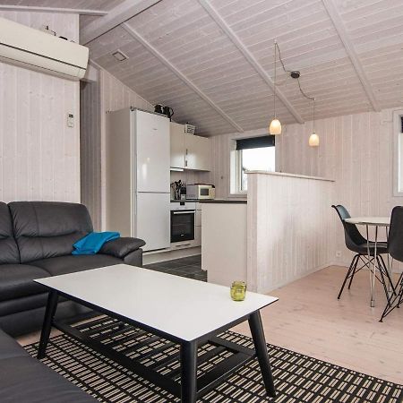 Three-Bedroom Holiday Home In Juelsminde 18 Sonderby  Экстерьер фото